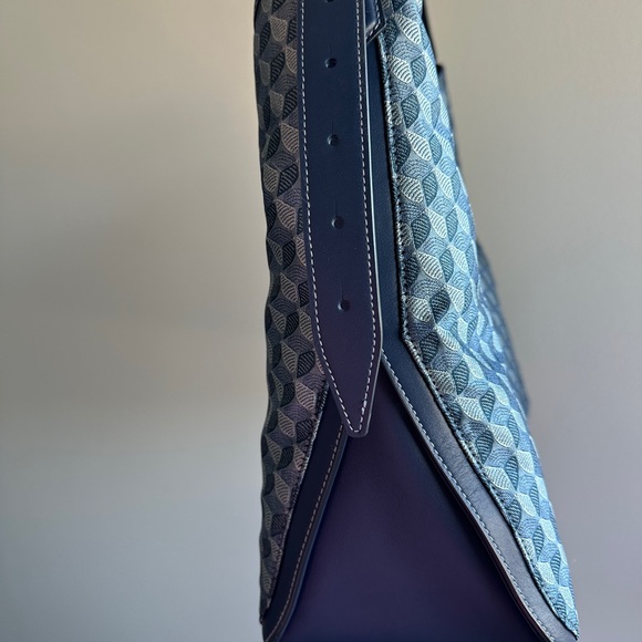 Stylish Blue 2 in 1 Women's Bag Shoulder and Crossbody Bag - Picture 7 of 12